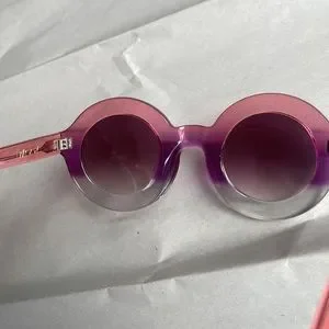 Accessories | Wildfox Twiggy Round Pink Sunglasses | Poshmark display picture 2